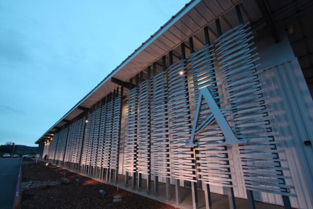 Andis-Barrel-Stave-Wall-a