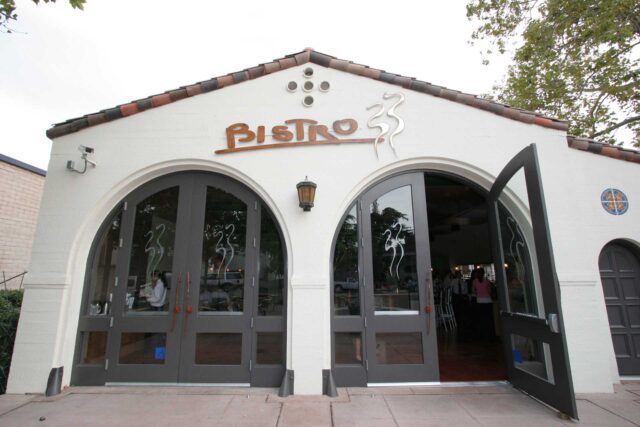 Bistro-33-Davis-Entrance
