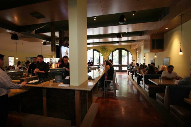 Bistro-33-Davis-Inside