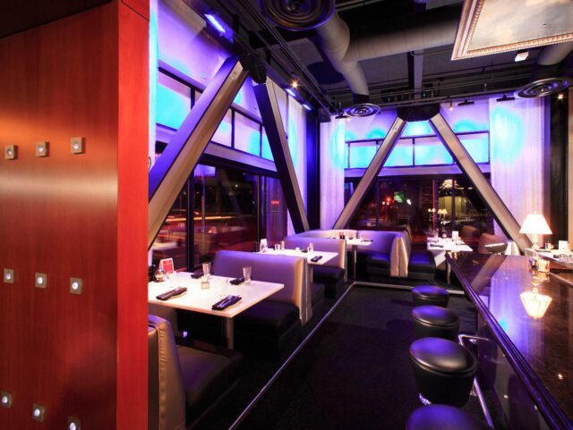 Bistro-33-booths-_-entry