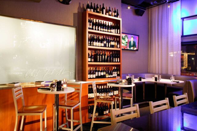 Bistro-33-chefs-window